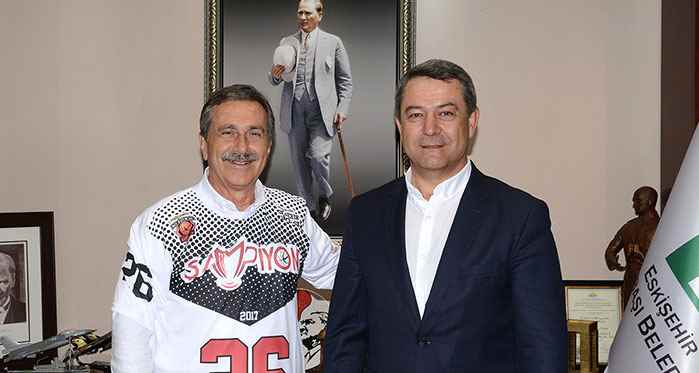 Başkan Ataç’a Eskişehir Basket forması