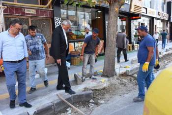 Başkan Bakkalcıoğlu, Çarşı Meydan Projesi Çalışma Alanında İncelemelerde Bulundu
