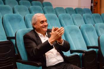 Başkan Bakkalcıoğlu Gençlik Tiyatrosu’Nun Çalışmalarına Katıldı

