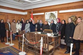 Başkan Eşlerinden Atatürk Evi’Ne Ziyaret
