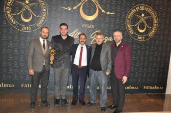 Başkan Şahin’E "Şeffaf Belediyecilik" Kategorisinde Ödül
