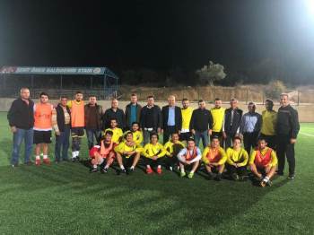 Başkan Yaman Futbolcularla Bir Araya Geldi
