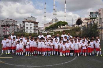Başkan Yardımcısı Yıldız, Yaz Spor Okulları Öğrencilerini Ziyaret Etti
