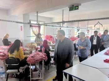 Başkan Yıldırım, Tekstil Firmasını Ziyaret Etti
