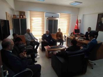 Belediye Başkanı Şahin, İlçe Emniyet Müdürlüğü’Nü Ziyaret Etti
