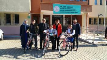 Bilecik Belediyesinden Özel Çocuklara Bisiklet Hediyesi
