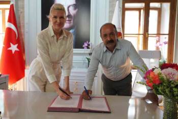 Bilecik’Te Belediye İş- Sendikası Arasında Toplu İş Sözleşmesi Protokolü İmzalandı
