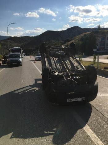 Bilecik’Te Karşı Şeride Geçen Araç Takla Atarak Bulabildi, Sürücüsü Yaralandı
