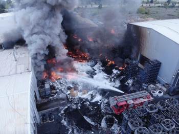 Bilecik’Te Lastik Fabrikasındaki Yangın Kontrol Altına Alındı
