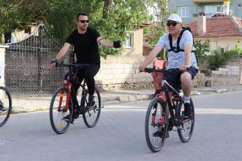 Bisiklet Severler “Bisikletini Al Gel” Etkinliğinde Bir Araya Geldi
