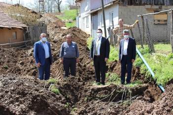 Bozcaarmut Köyünün İçme Suyu Şebekesi Yenileniyor
