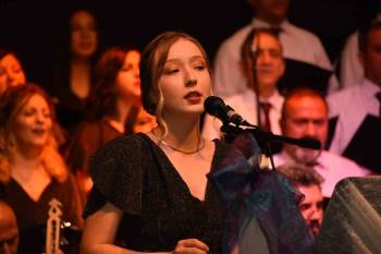 Bozüyük Belediyesi Türk Halk Müziği Korosu Konseri Yoğun İlgi Gördü
