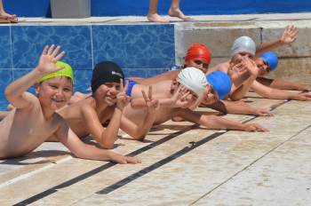 Bozüyük’Te 600 Çocuk Yüzme Kursuna Başladı
