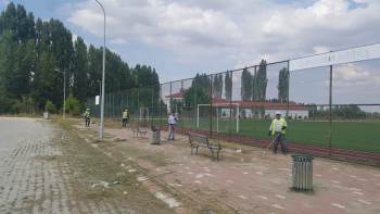 Çavdarhisar’Da Futbol Sahasında Peyzaj Çalışmaları
