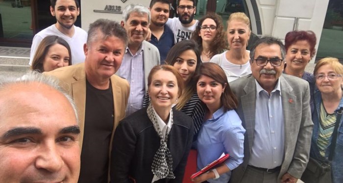 CHP'nin Eskişehir milletvekili adaylarından selfie