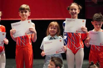 Cimnastik Kursu Öğrencileri Yeteneklerini Sergiledi, Sertifikalarını Aldı
