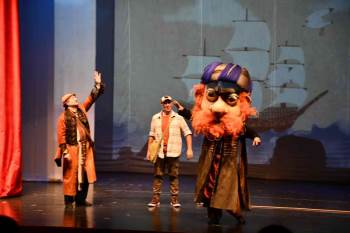 Çocuklar Türk Dünyası Kahramanlarını Tiyatro İle Öğrendi
