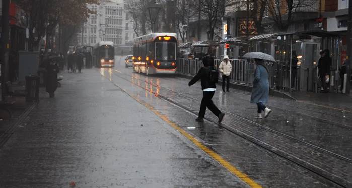 Dikkat: Eskişehir'de sağanak yağış uyarısı!