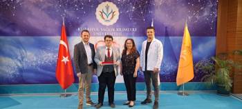 Doktor İbrahim Üney’E “Acil Servis Stajında Yılın En Başarılı Intörn Doktoru” Ödülü
