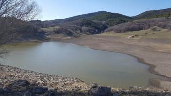 Dumlupınar Göleti’Nde Su Seviyesi Alarm Veriyor
