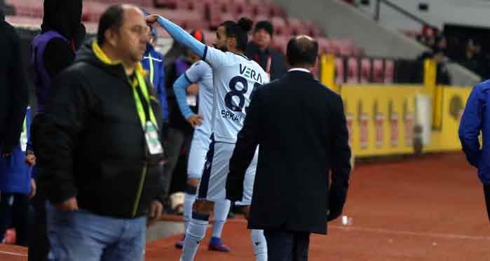 Erkan Zengin'den Eskişehirspor yöneticilerine çirkin hareketler