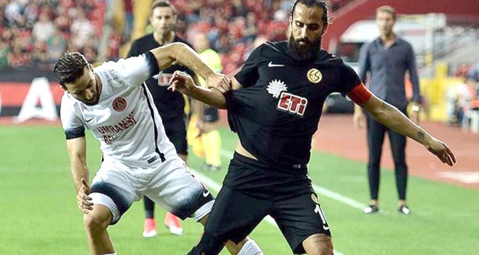 Erkan Zengin'in transferi FIFA’lık oldu