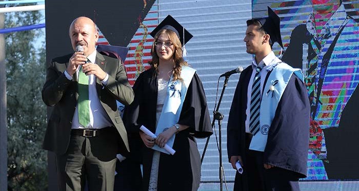 Eskişehir Anadolu Lisesinde mezuniyet coşkusu