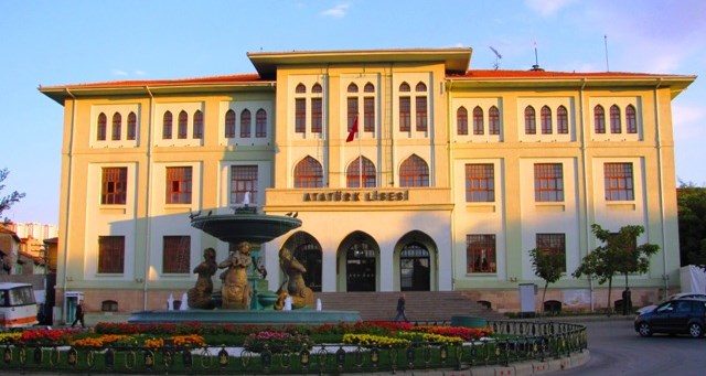 Eskişehir Atatürk Lisesi niteliksiz diye ayrılamaz