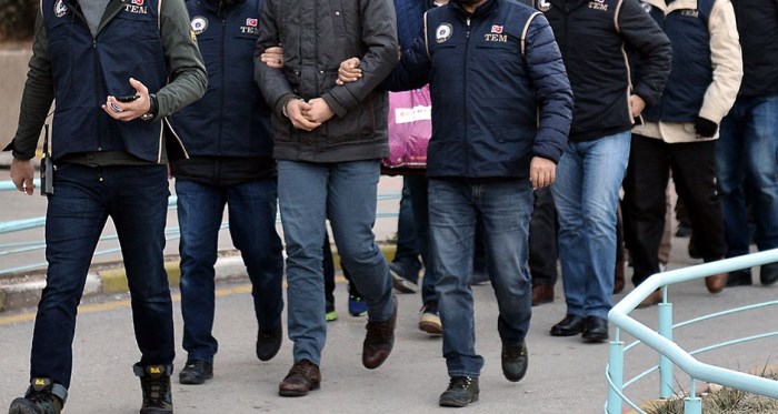 Eskişehir'de 12 kişi gözaltına alındı