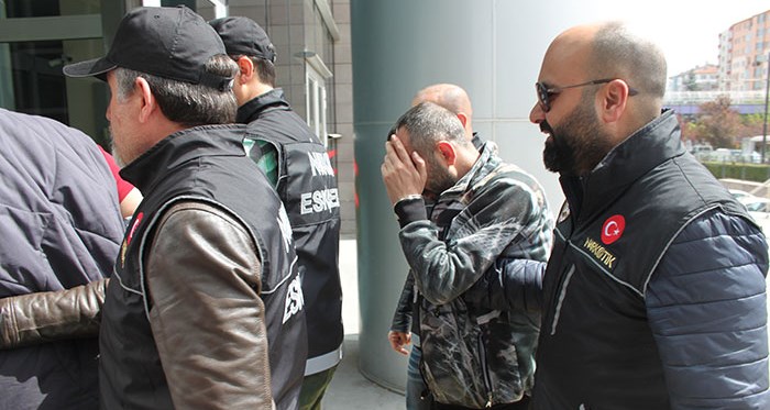 Eskişehir'de 2 kişi uyuşturucudan yakalandı