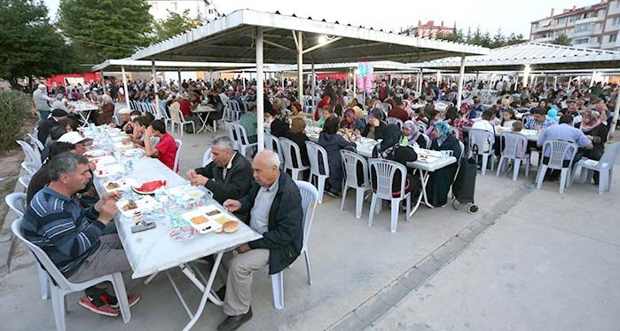 Eskişehir'de 4 bin kişi iftarda buluştu