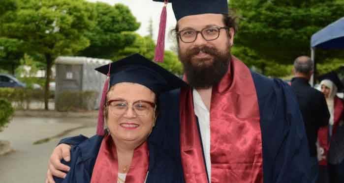 Eskişehir'de anne ve oğlunun mezuniyet heyecanı...
