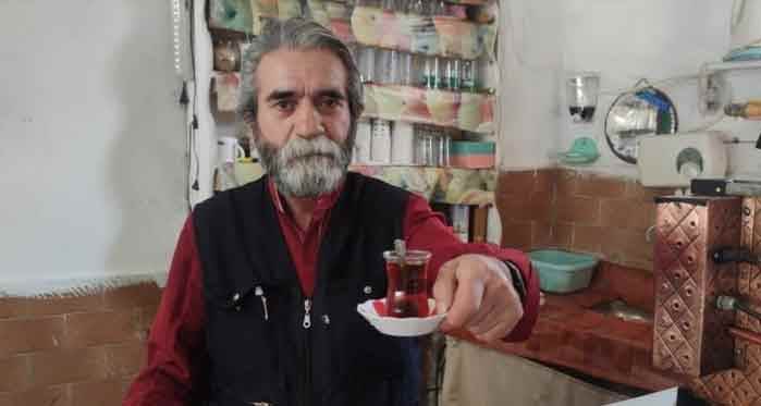 Eskişehir'de bir çay tepsisi ile yarım asrı devirdi
