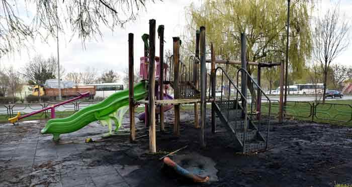 Eskişehir'de çocuk parkını yaktılar!