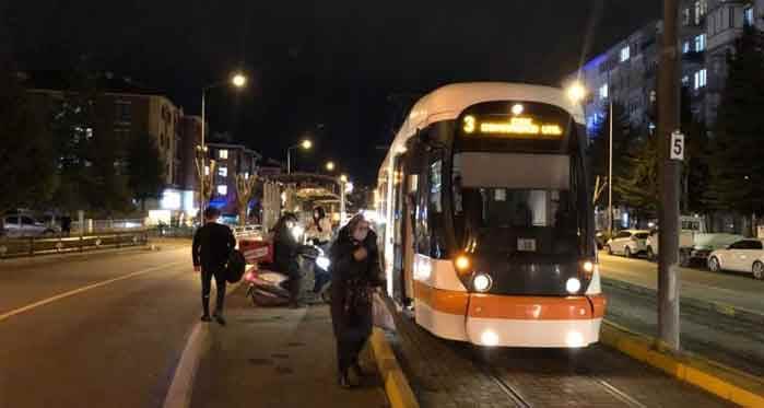 Eskişehir'de elektrik kesintisi tramvayı da vurdu!