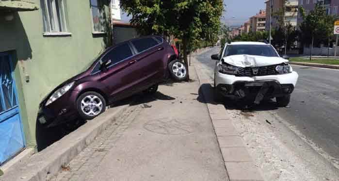 Eskişehir'de görenleri şaşırtan kaza!