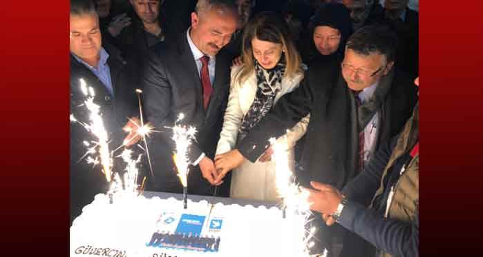 Eskişehir'de ilk seçim sonucu kutlaması Mihalıççık'da