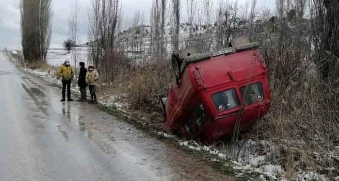 Eskişehir'de kar, kazaları beraberinde getirdi
