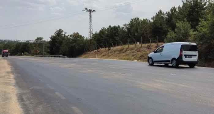 Eskişehir'de kavurucu sıcaktan asfalt eridi!