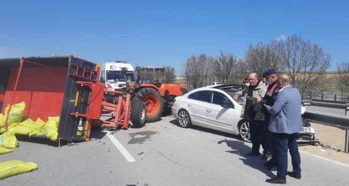Eskişehir'de korkutan kaza: Otomobil traktöre çarptı!