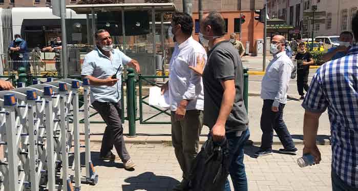 Eskişehir'de Lozan için çelenk bırakılmasına polis engeli!