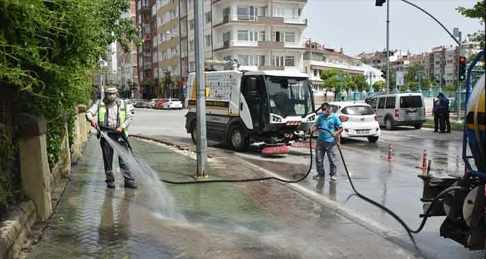 Eskişehir'de mahalle mahalle temizlik sürüyor