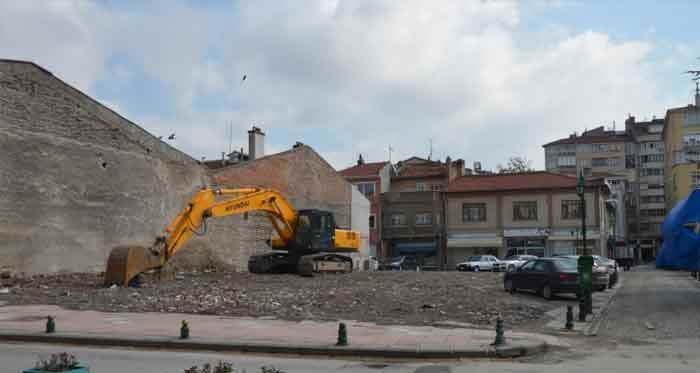 Eskişehir'de o bina yıkıldı, yerine ne yapılacak?