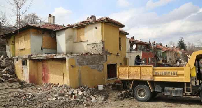 Eskişehir'de o binalar yıkılıyor!..