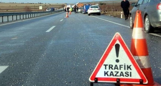 Eskişehir'de otomobil bariyerlere çarptı: 1 ölü