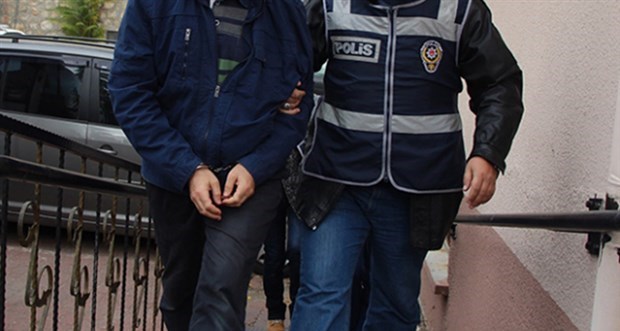 Eskişehir'de parklarda 8 gözaltı!