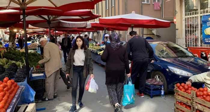 Eskişehir'de pazarın ortasında ilginç görüntü!