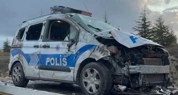 Eskişehir'de polis aracı takla attı!