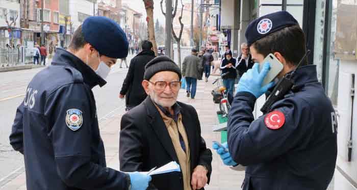 Eskişehir'de polisin durdurduğu vatandaşın yaşı şaşırttı!