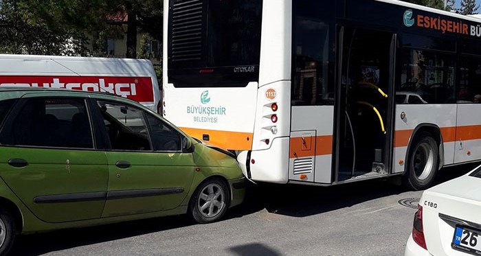 Eskişehir'de trafik kazası: 2 yaralı!